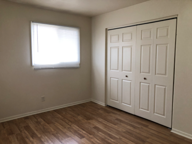 Foto del edificio - 4825 Lovell Ln