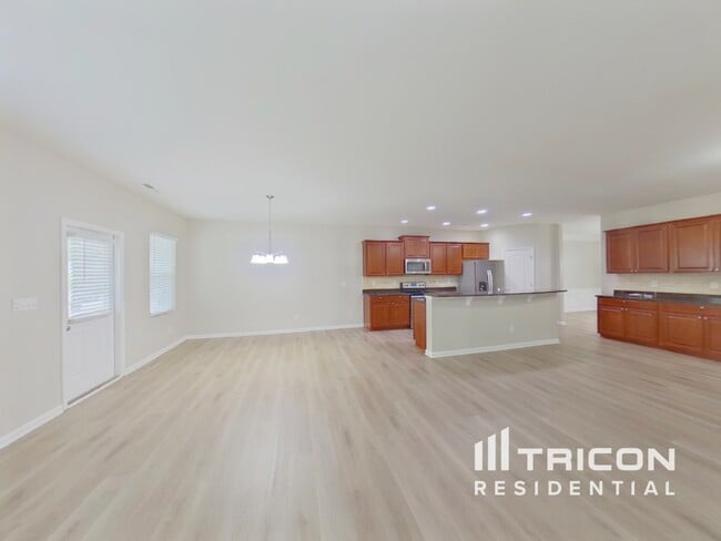 Building Photo - 7502 Spring Spruce Ln