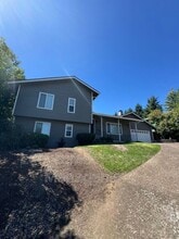 Building Photo - 4181 NW Jasmine Pl