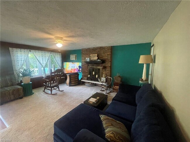 Foto del edificio - 17479 Lakewood Ave