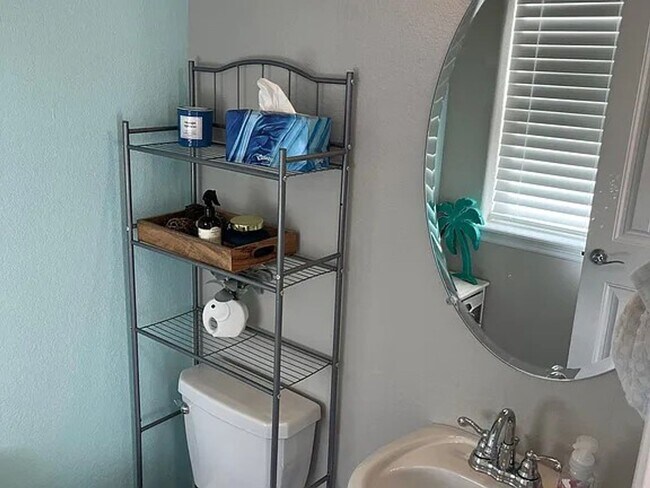 Foto del edificio - 5492 Hammond Dr