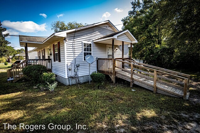 Building Photo - 3 br, 1 bath House - 936-B S. Main St