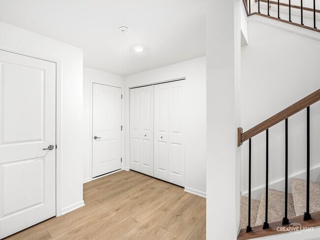 Building Photo - 25656 W Yorkshire Dr