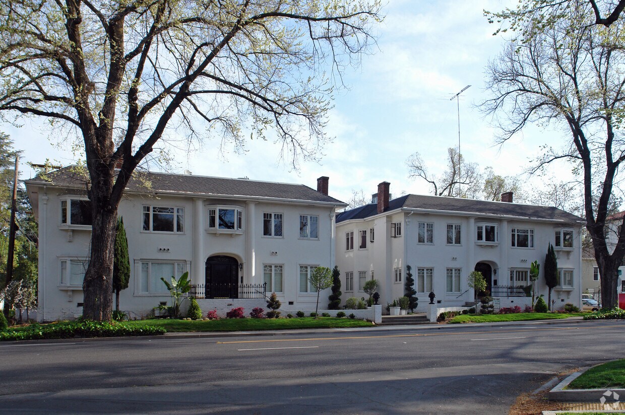 Foto del edificio - 4221-4223 J St