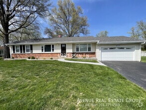 Building Photo - 433 Essen Ln