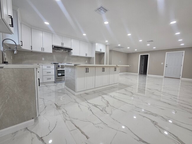 Foto del edificio - 52641 Avenida Martinez