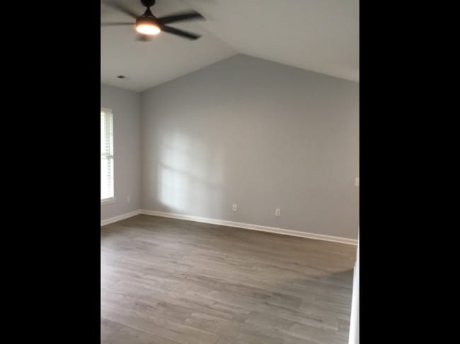 Building Photo - 1609 Tate Rd