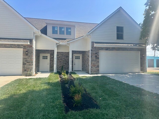 Building Photo - 4780 Holiday Dr