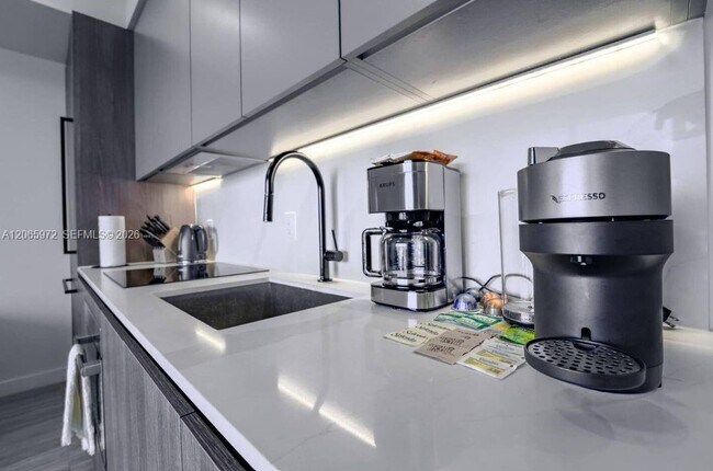Foto del edificio - 580 72nd St