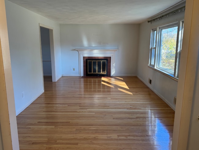 Building Photo - 21 High St