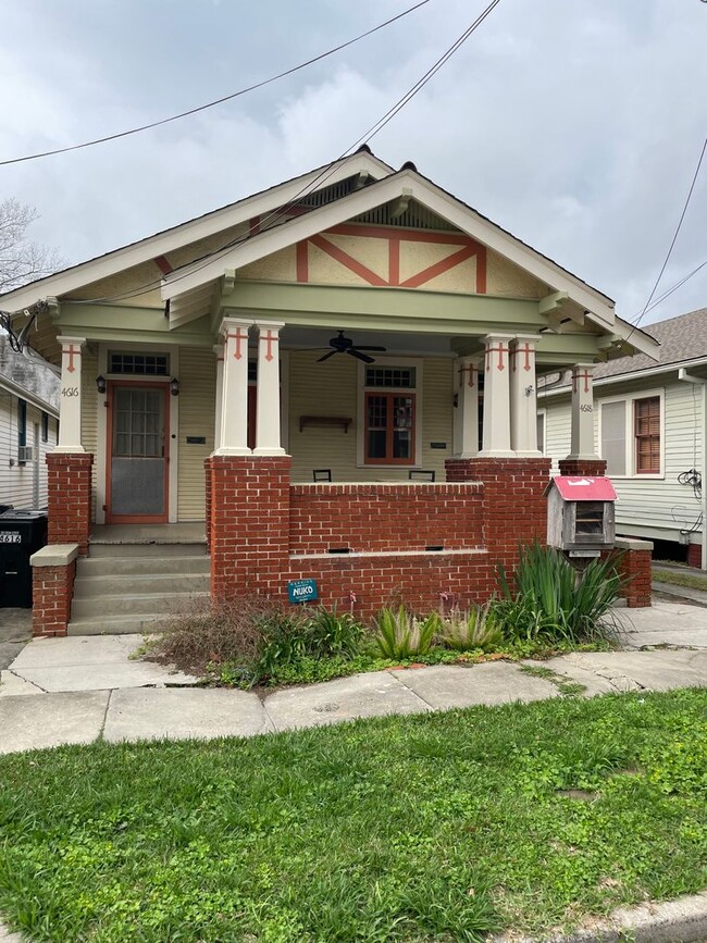 Building Photo - 4618-4618 Toulouse St