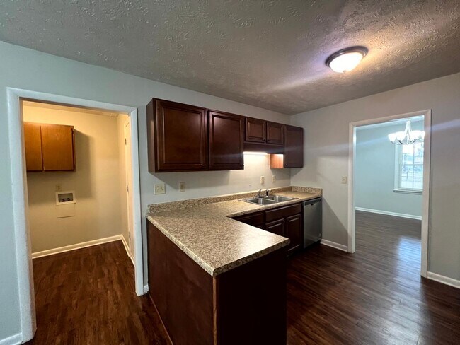 Foto del edificio - 1068 Pleasant Oak Dr