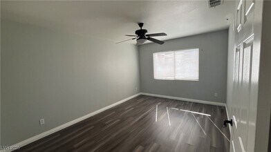 Building Photo - 537 Fiddlehead Ave