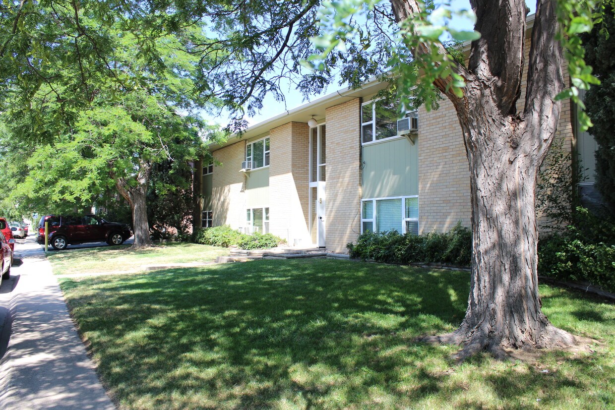 Primary Photo - 2412 Clearview Ave