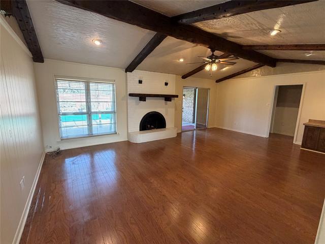 Building Photo - 821 E Hwy 199