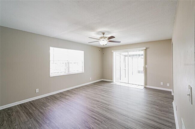 Foto del edificio - 602 Clayton Cir