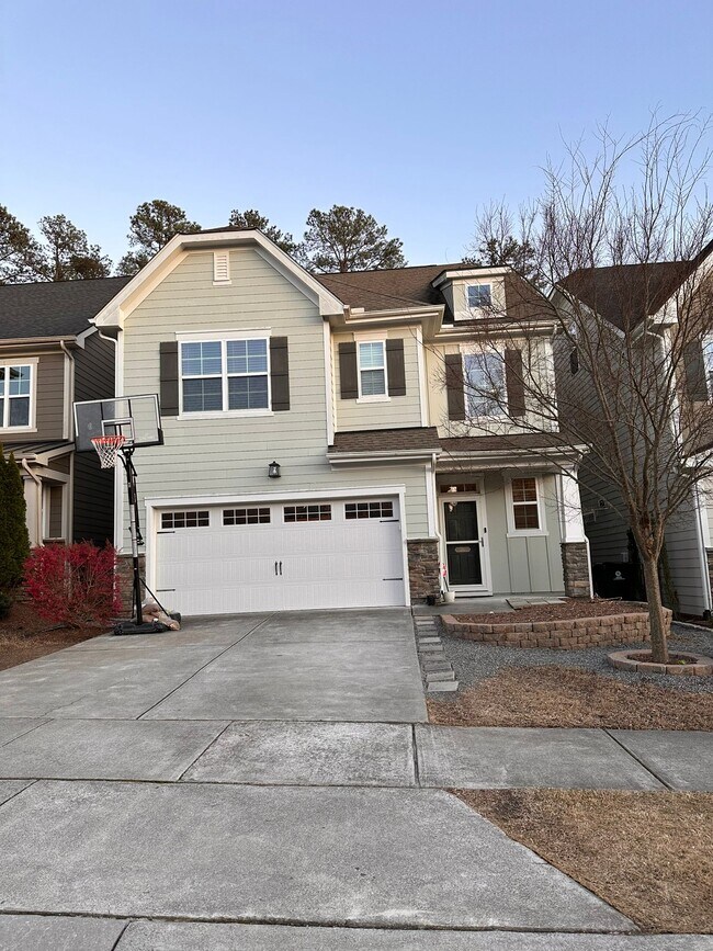 Building Photo - 261 Begen St