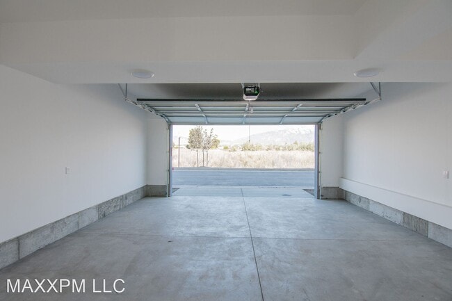 Foto del edificio - 3 br, 2.5 bath House - 964 W 350 S