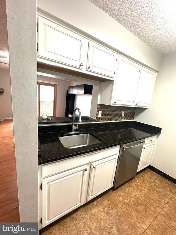 Foto del edificio - 4901 Ravens Crest Dr