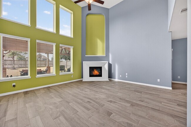 Building Photo - 11022 Honeysuckle Haven Dr