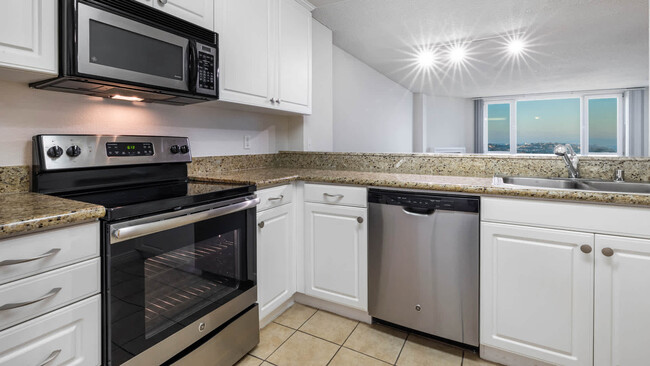 Kitchen with Stainless Steel Appliances - Marina 41