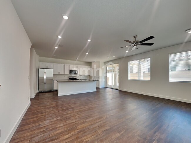 Foto del edificio - 8883 Carmine Cob Ave