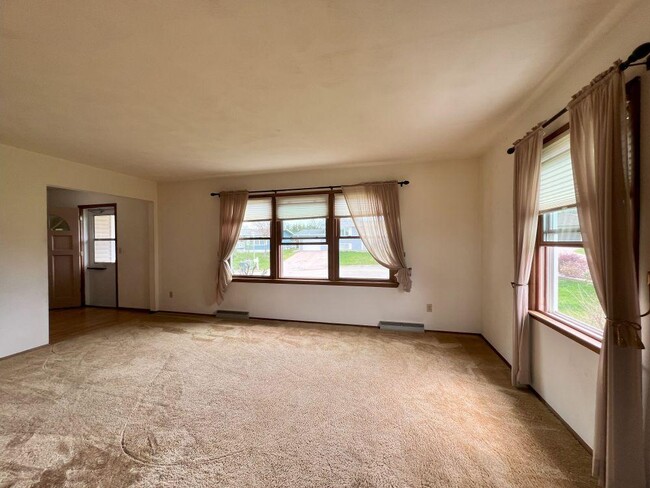 Foto del edificio - 1602 Meadow Ln