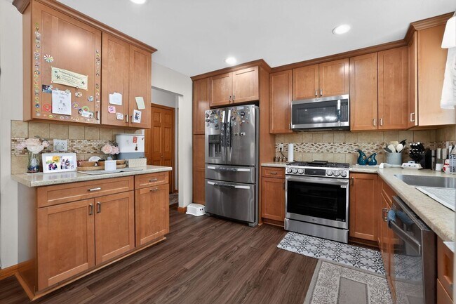 Foto del edificio - 595 Mercury Cir