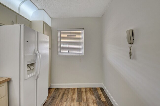 Foto del edificio - 2845 SW 22nd Ave