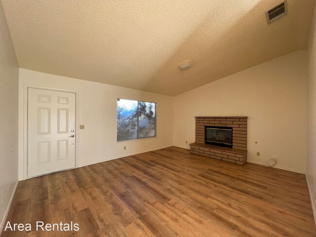 3 br, 2 bath House - 1245 EVERGLADES COURT photo'