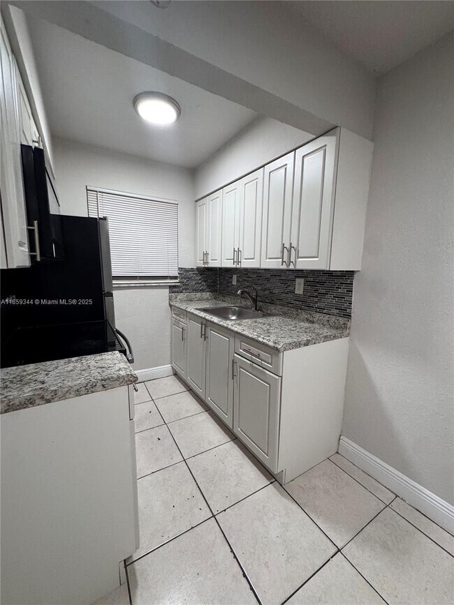 Foto del edificio - 2137 Hayes St