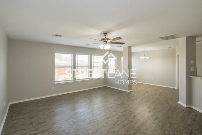 Building Photo - REDUCED!