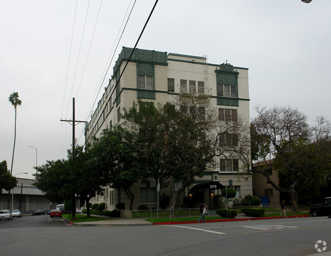 Building Photo - Kenmore Apartments