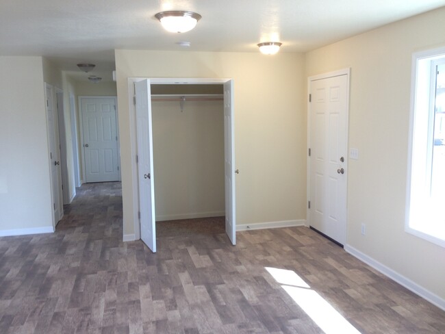 Foto del edificio - 3 bedroom, 2 bathroom Springfield Home ~ N...