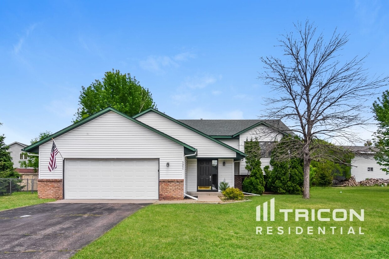 Primary Photo - 5951 143rd Cir NW