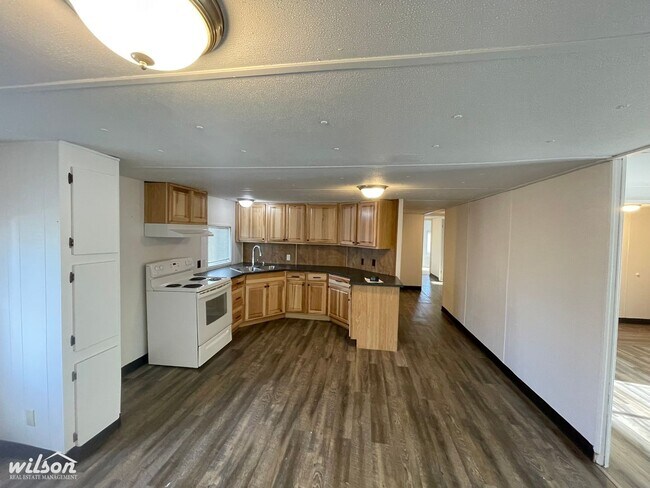 Building Photo - Spacious 4-Bedroom Home in Mabton, WA – Pet Friendly!