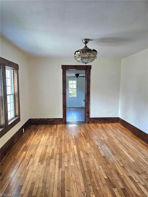 Building Photo - 127 Waterfalls Ln