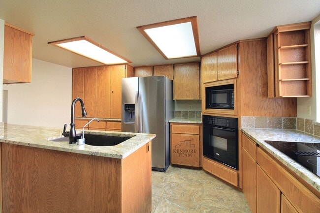 Foto del edificio - 4 Bedroom, 3 Bath Home in West Richland