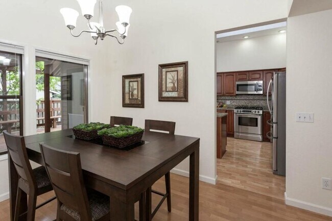 Building Photo - Great Bothell home on a fantastic lot!