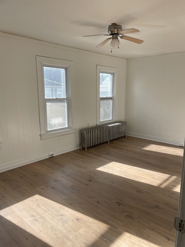 Bedroom 1 - 29 Lewis St