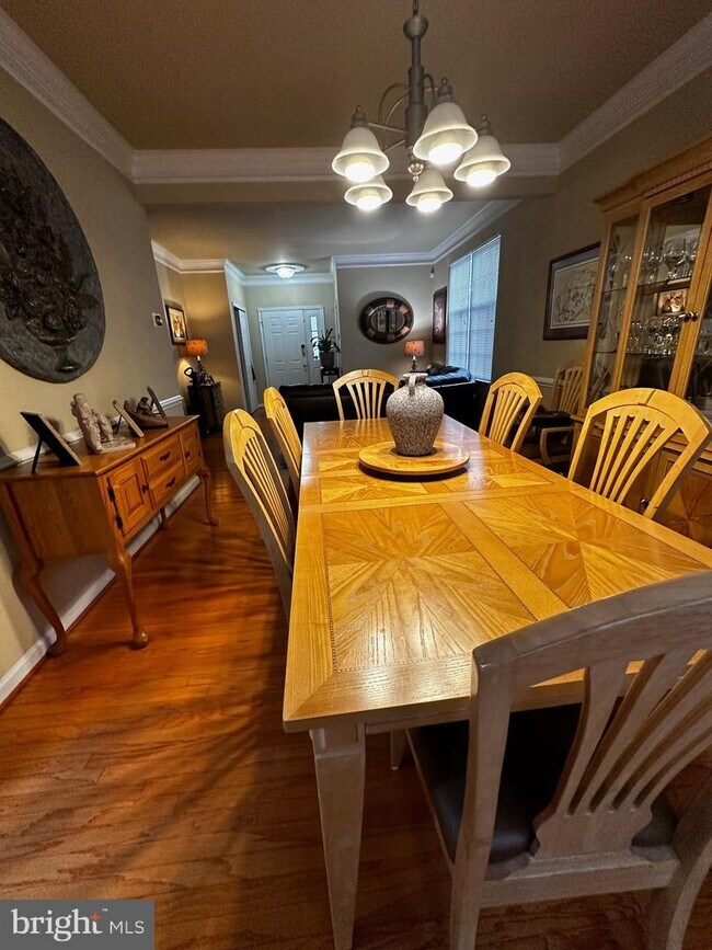 Foto del edificio - 58 Brownstone Rd