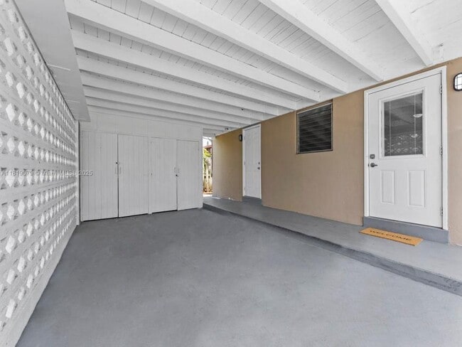 Building Photo - 2 bedroom in Hollywood FL 33020