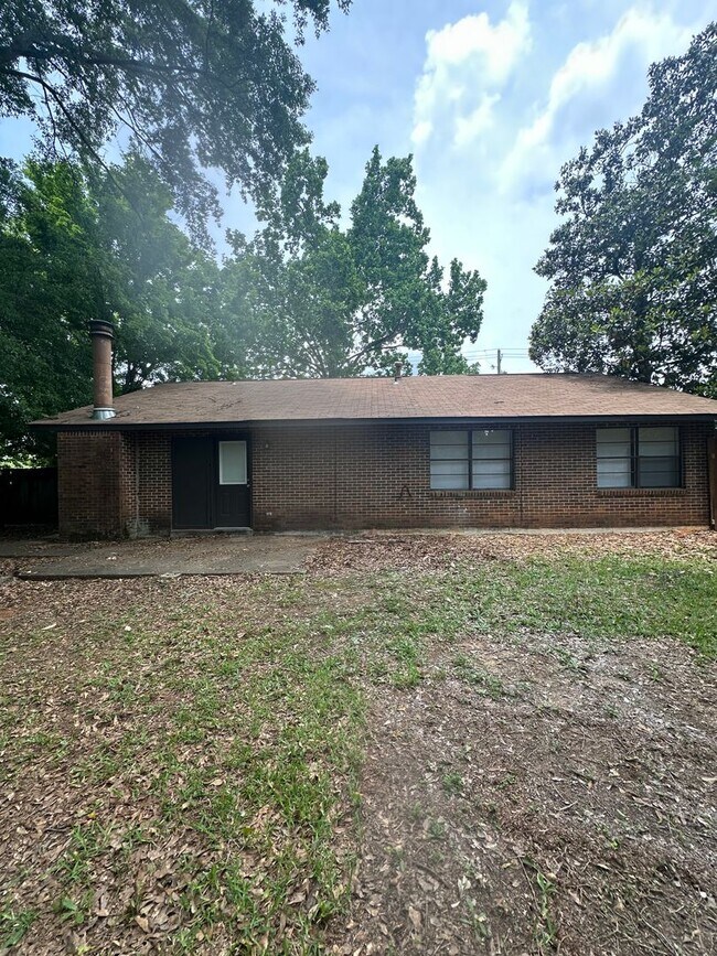 Building Photo - 5718 Wares Ferry Rd