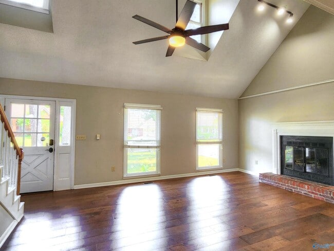 Foto del edificio - 1815 Shellbrook Dr NW