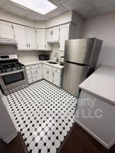 Building Photo - 2206 Woodstock Ave