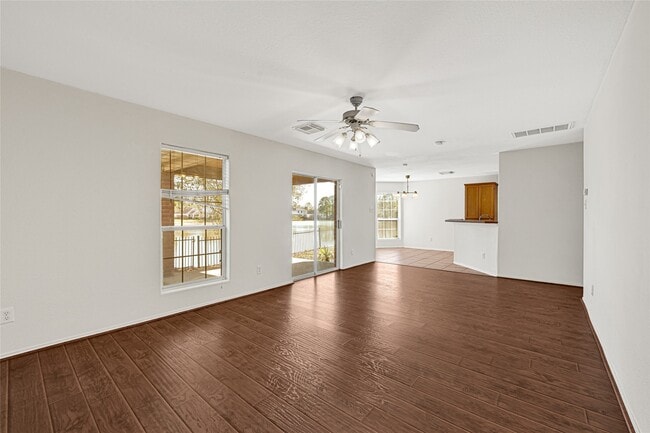 Foto del edificio - 1630 Trail Oaks Ct