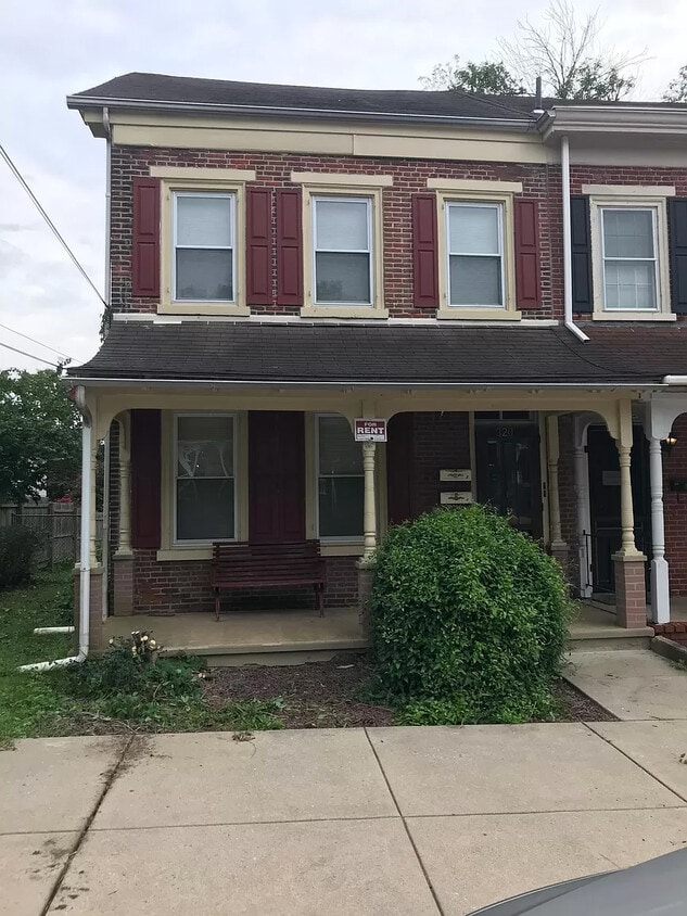 Primary Photo - 320 Washington Ave