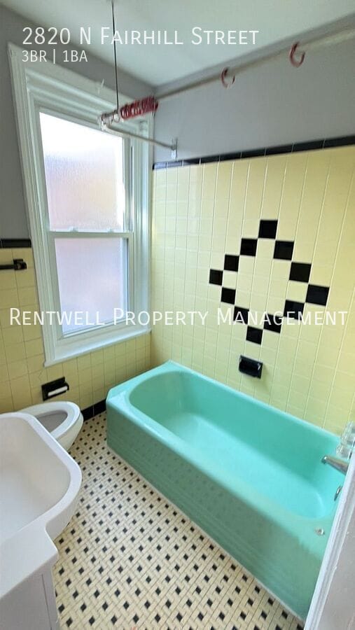 Building Photo - 2820 N Fairhill St