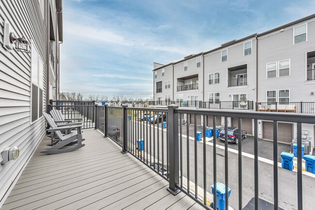 Photo - 20276 Newfoundland Sq Townhome