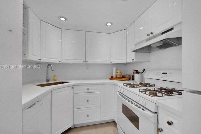 Foto del edificio - 2539 S Bayshore Dr